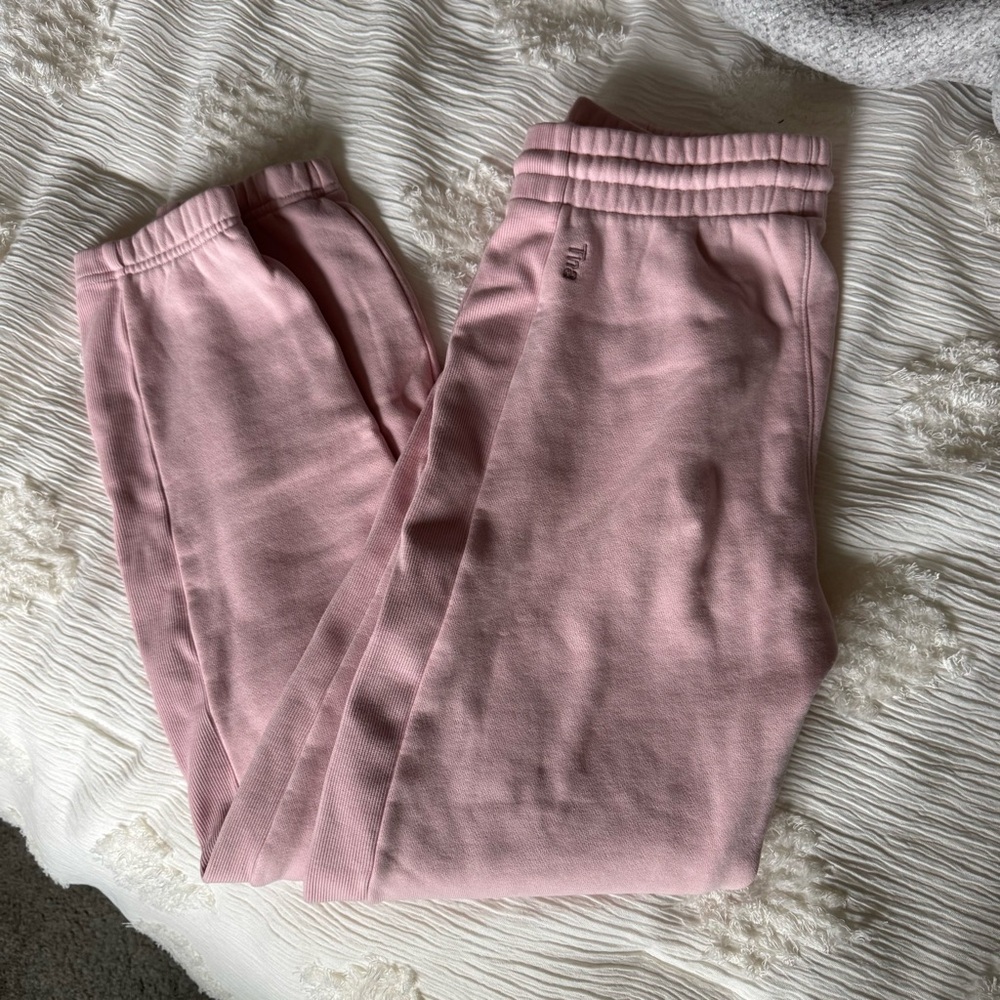Aritzia TNA pink Cozy sweatpants!
